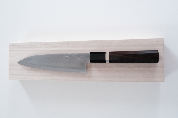 Shirou Kunimitu Tamahagane Santoku  16 cm, handgeschmiedet mit Signatur, nicht rostfrei